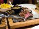 Mejores restaurantes de carne de CDMX - Corte de carne en termino medio acompañado de salsa y papas fritas