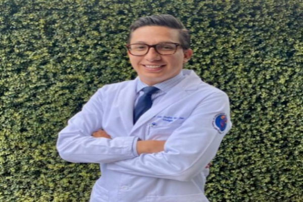 Perfil profesional del Dr. Andrés Raya
