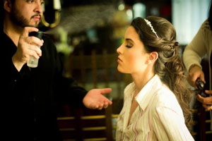 Maquillistas profesionales - Erick Haro sella el maquillaje de una novia para el día de su boda