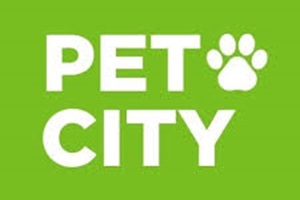 Logo de Pet City, venta de pelotas de diferentes tamaños, huesos masticables y peluches resistentes para mascotas