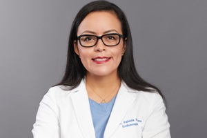 Foto de la Dra. Adriana Fabiola Romano Munive, experta en afecciones gastrointestinales y colocación del balón gástrico para la pérdida de peso