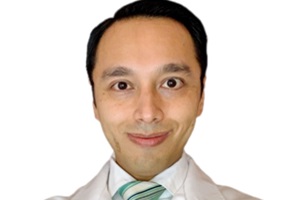 Gastroenterólogos de CDMX - Foto del Dr. Elías San Vicente Parada, médico especialista en enfermedades inflamatorias intestinales