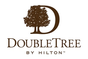 Logo de DoubleTree by Hilton, hotel de lujo en Ciudad de México con piscina, gimnasio y spa