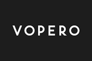 Tiendas de ropa en Polanco - Logo de Vopero, prendas y accesorios de diferentes décadas