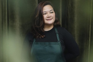 Ana Somsri Raksamran, cocinera destacada en la escena culinaria de CDMX con una fusión de sabores asiáticos y franceses