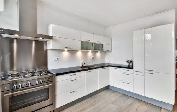 Fabricantes de cocina - Mobiliario de una cocina elegante y moderna diseñada por los mejores fabricantes de cocina en CDMX