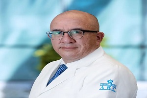 Dr. Álvaro Aguayo González