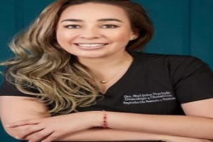 Dra. Abril Isaías Preciado de los mejores ginecólogos en CDMX