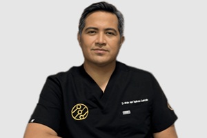 Doctores de injerto de cabello CDMX - Dr. Hiram Abif Espinosa Custodio