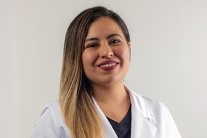 Mejores cirujanos capilares CDMX - Dra. Brenda Guerrero Valdez experta en injerto de cabello CDMX