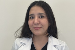 Mejores cirujanos capilares CDMX - Dra. María Guadalupe Casales Chávez experta en trasplante de cabello en Capilclinic México