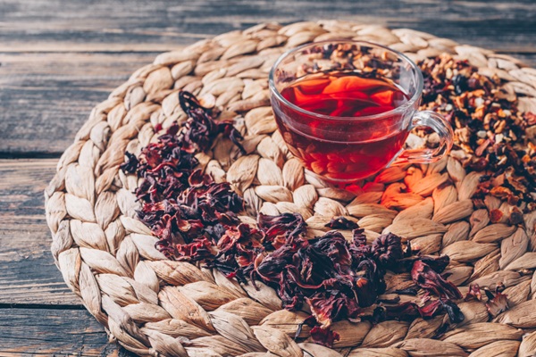 Té de jamaica ideal para eliminar toxinas y reducir la retención de líquidos